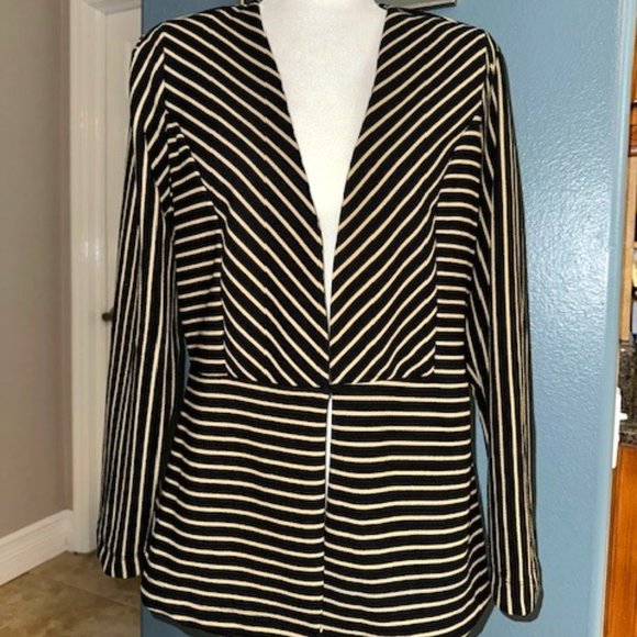 Black/Tan Women's Blazer/Hook Close/Shoulder pads/Flattering Contoured back SzLg - Picture 1 of 5